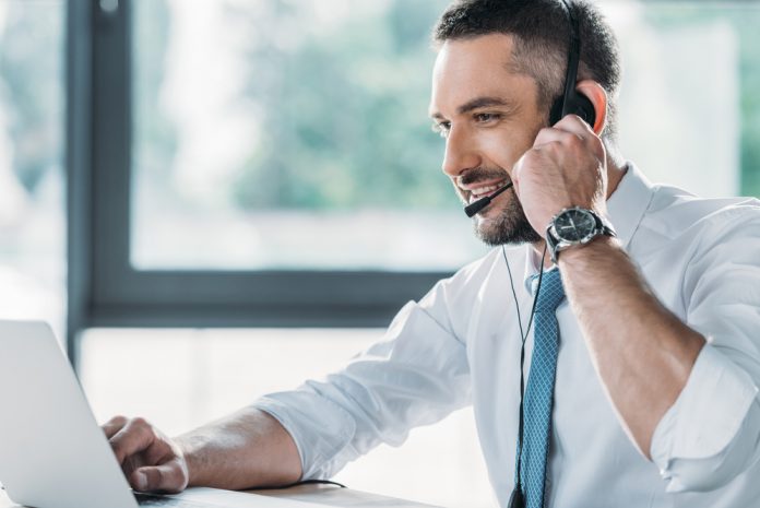 ondernemer aan de telefoon